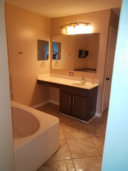 Primary - 6289 Freeport Dr