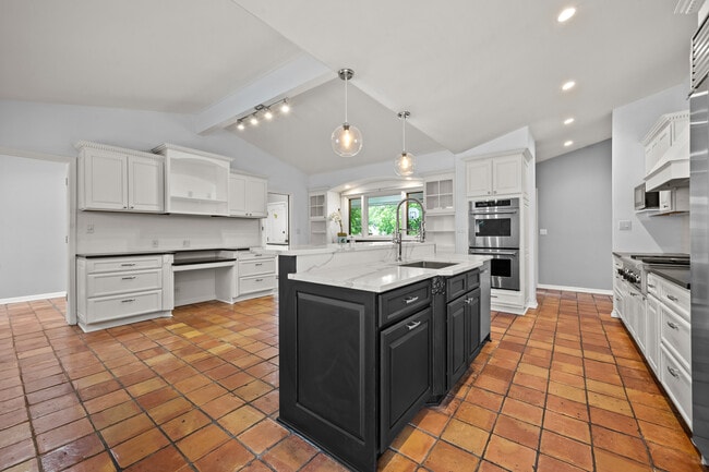 Building Photo - 1161 Winwood Dr