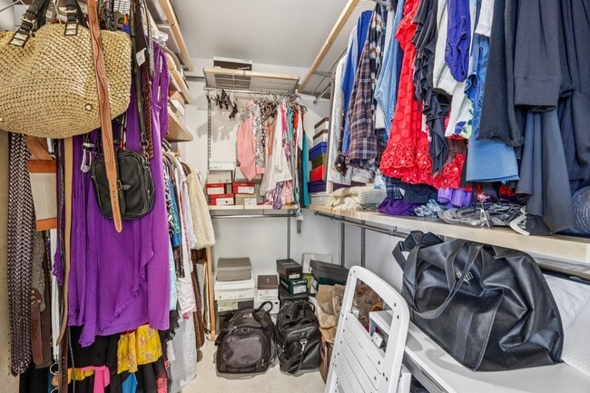 Building Photo - 19 Landmark St