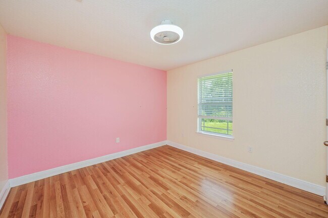 Building Photo - 618 Territory Ln
