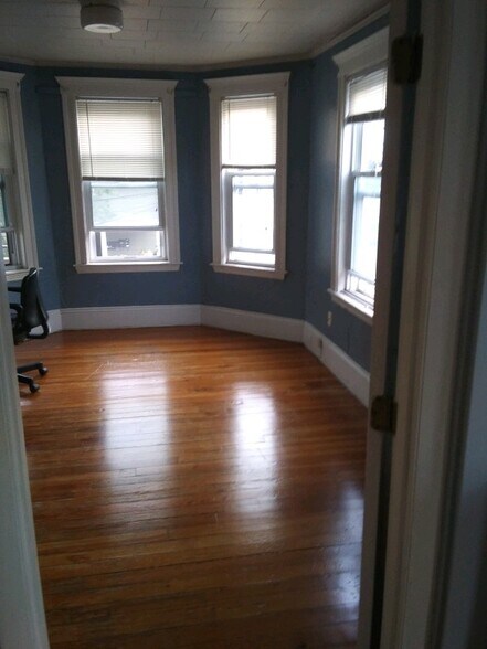 Building Photo - 69 Conwell Ave