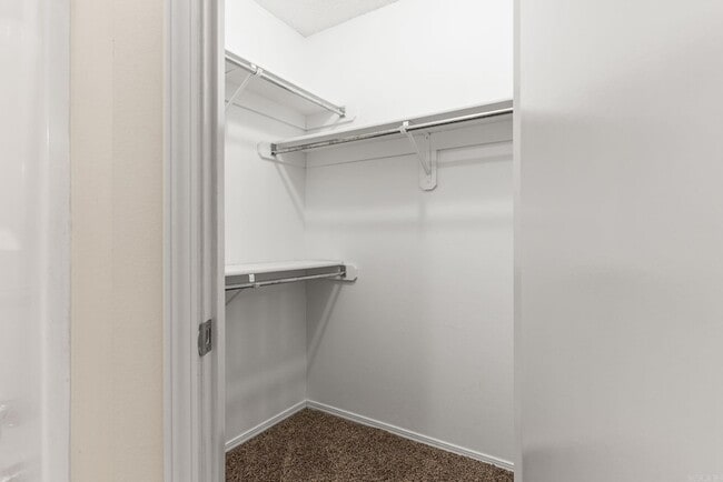 Building Photo - 10 Meadow Ridge Loop