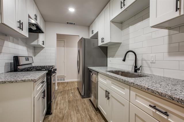 Building Photo - 203 N Forest Crest Dr
