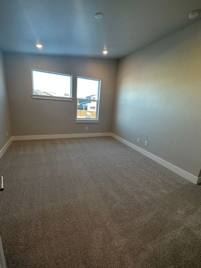 Building Photo - New Pahlisch Home in Petrosa! Pets Welcome...
