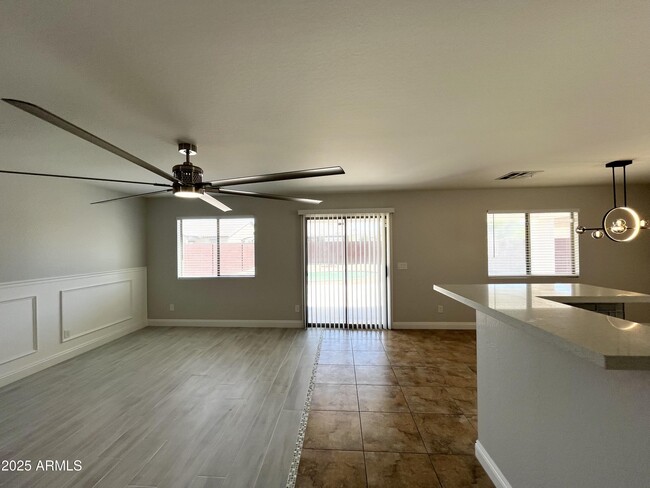 Building Photo - 37061 W Bello Ln
