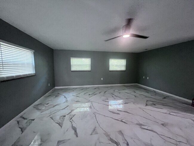 Building Photo - 3320 NW 24th Ave