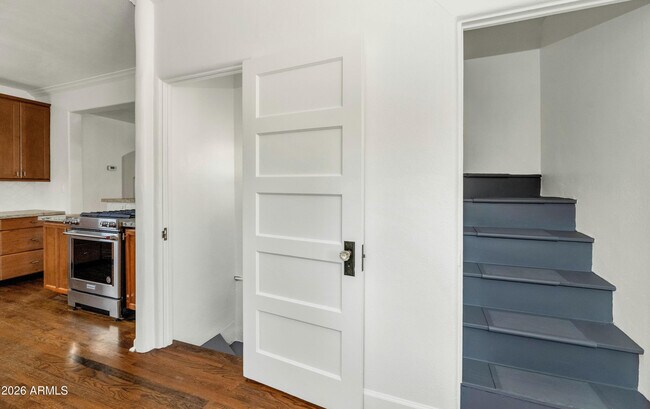 Building Photo - 114 W Windsor Ave