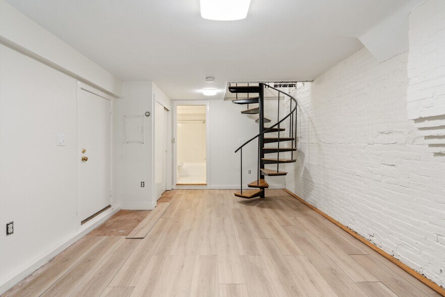 Building Photo - 24 Braddock Park