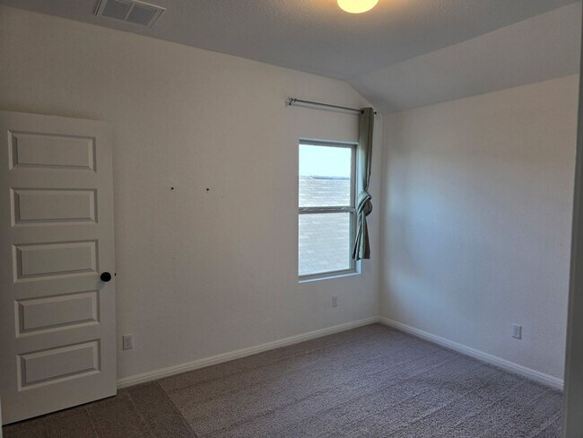 Building Photo - 348 Fluttermill Loop