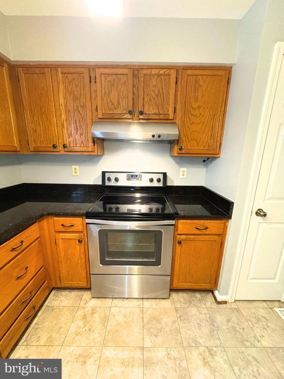 Building Photo - 3063 Schubert Dr