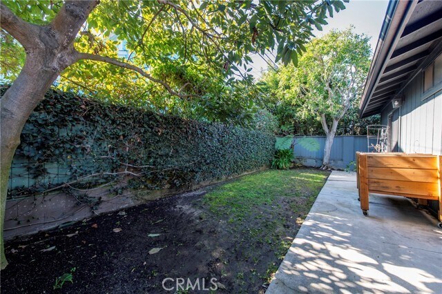 Building Photo - 2306 Ruhland Ave