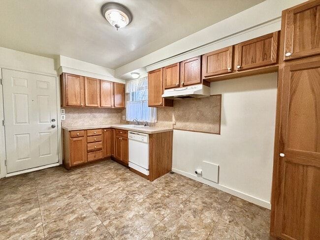 Building Photo - 3114 Cherokee Ave