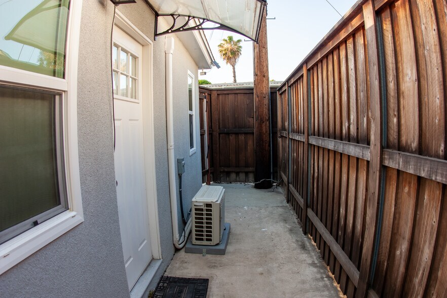 Building Photo - 4178 Nagle Ave