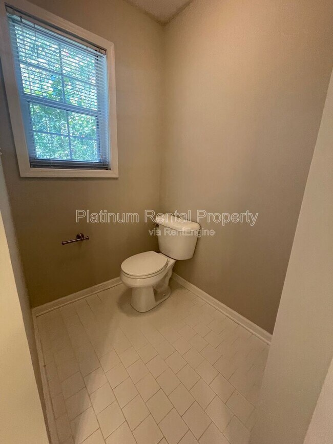 Building Photo - 1020 Twin Brook Ct NW