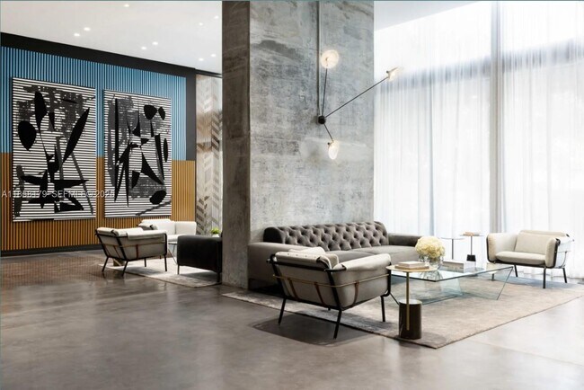 Building Photo - 398 NE 5th St