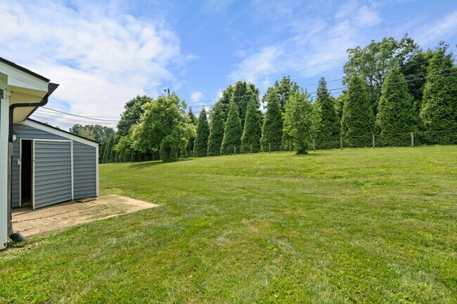 Building Photo - 1307 Farmingdale Dr