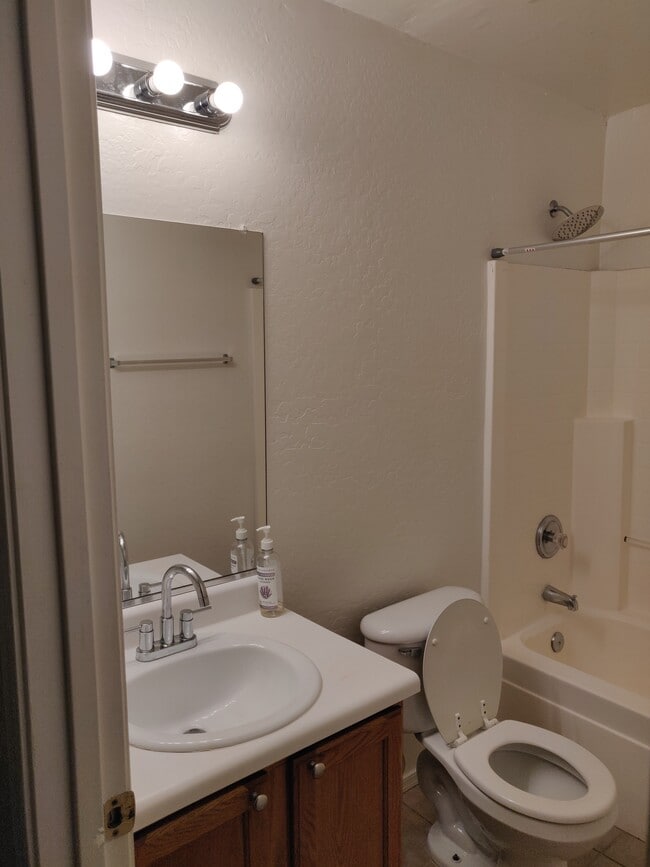 Building Photo - 3214 S 104th Ln