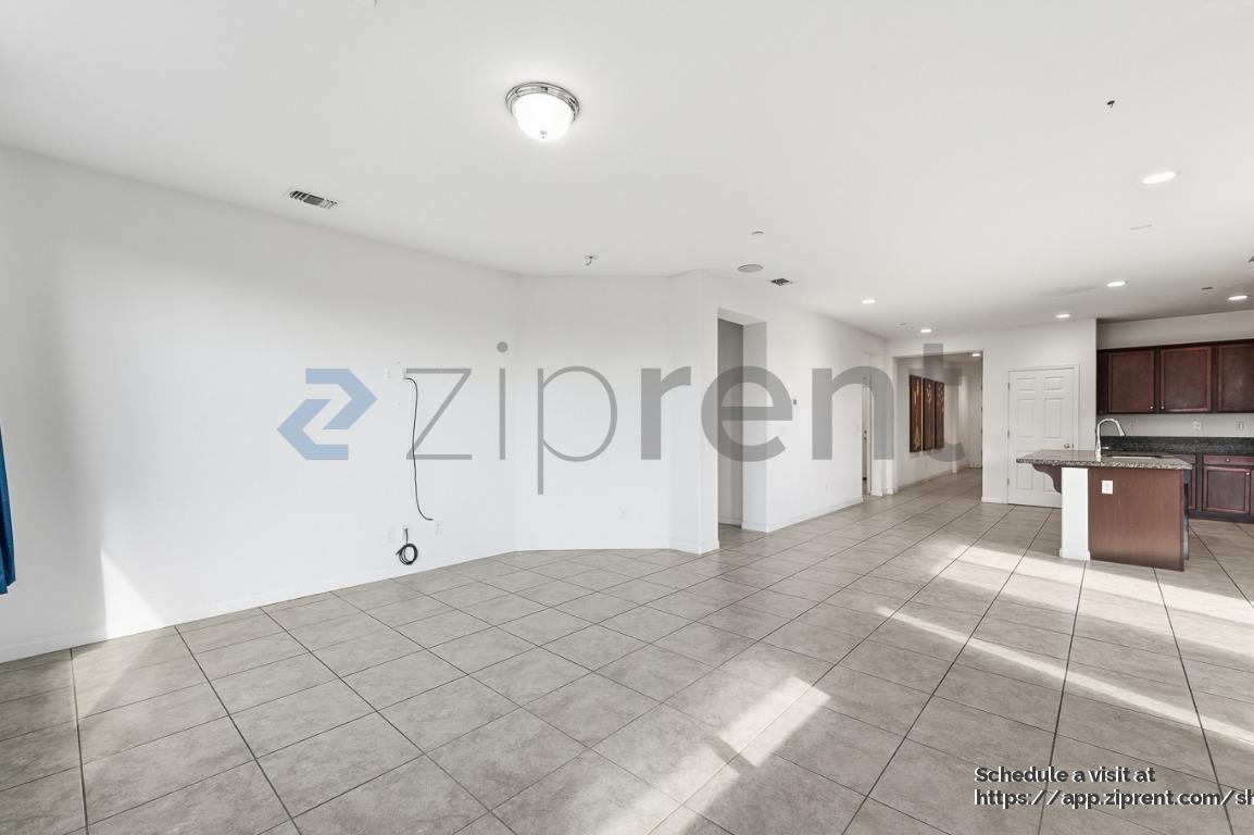 Building Photo - 4607 N Casey Ave