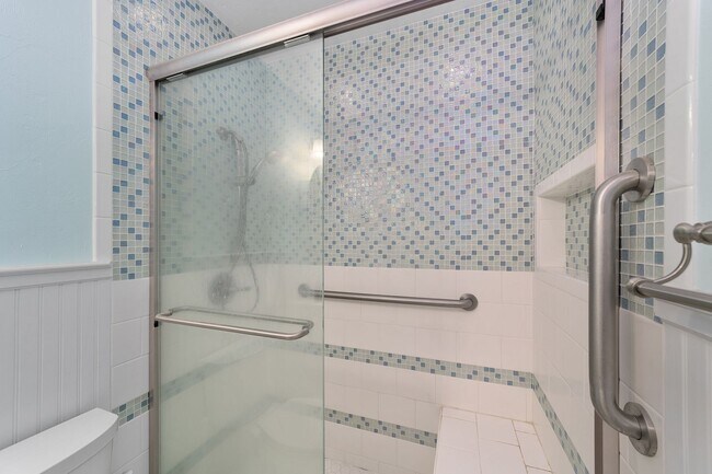 Building Photo - Beautiful 3/2 in Forest Ridge