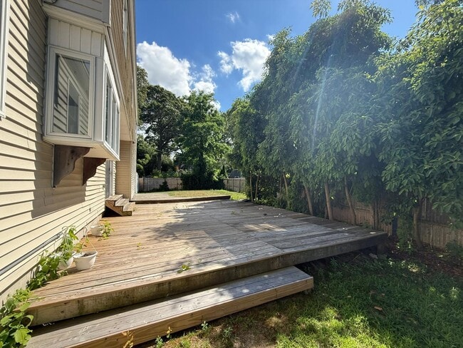 Building Photo - 82 Upton Dr