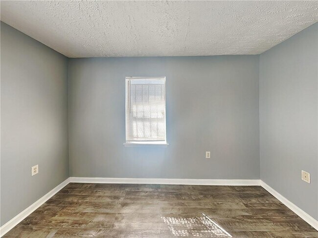 Building Photo - 249 Chappell Rd NW