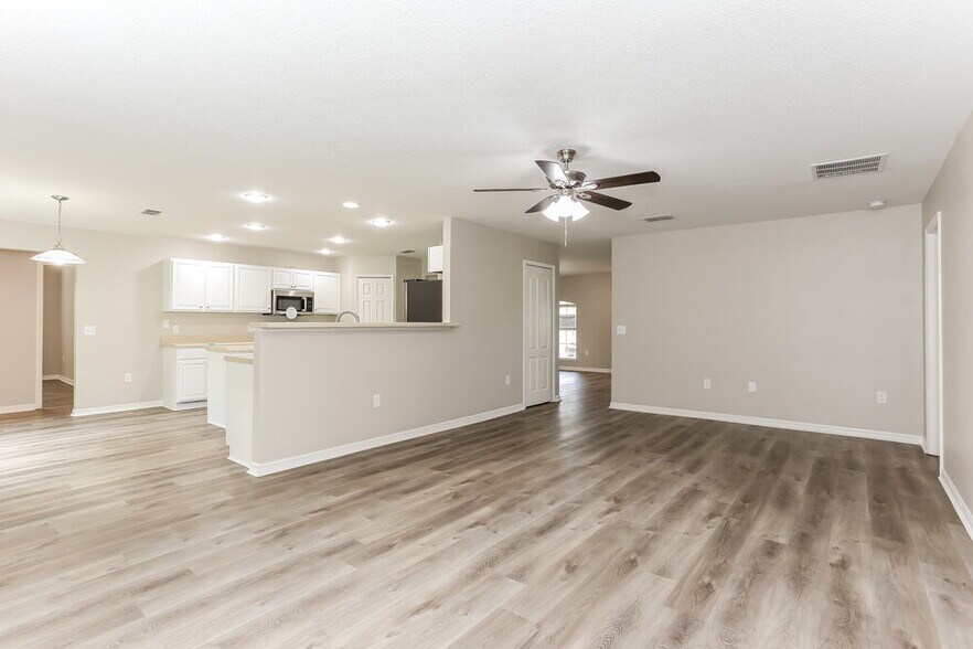 Building Photo - 97122 Yorkshire Dr