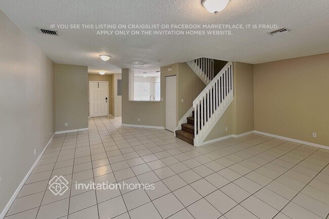 Building Photo - 4728 SW 13th Pl