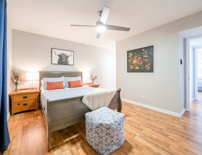 Building Photo - 2122 Hancock Dr