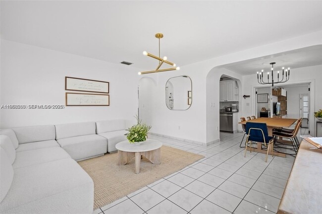 Building Photo - 6418 SW 39th Terrace