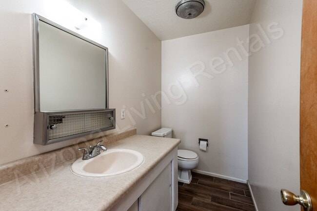 Building Photo - MOVE IN SPECIAL, $800 OFF FIRST MONTH