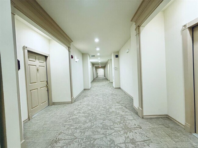 Building Photo - 2400 McCue Rd