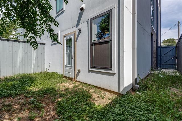 Building Photo - 4117 Munger Ave