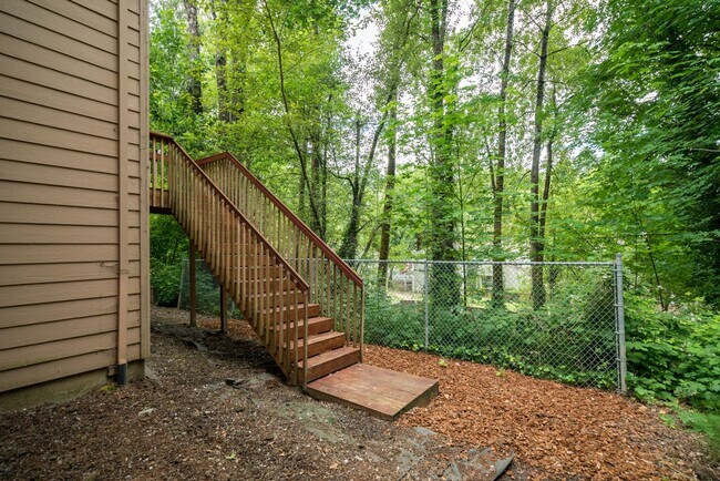 Building Photo - 4920 SW Slavin Rd