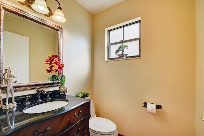 Building Photo - 12561 Shoreside Ln