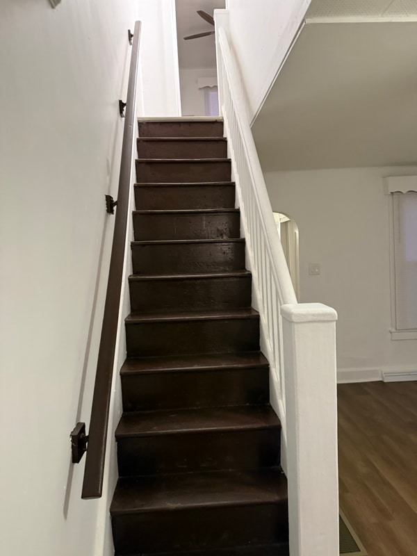 Building Photo - 526-14-1/2 S 14 1/2 St