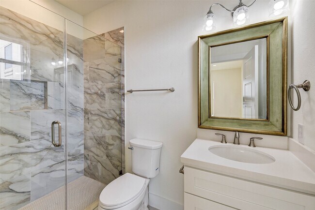 Building Photo - 2516 Ohsfeldt St