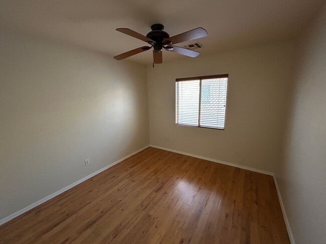 Building Photo - 12521 W Myer Ln