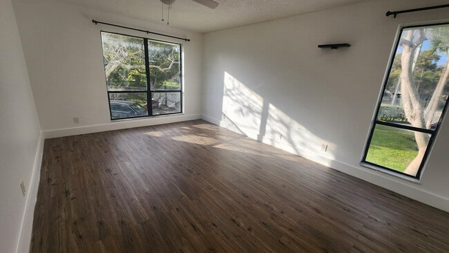 Building Photo - 517 Dotterel Rd