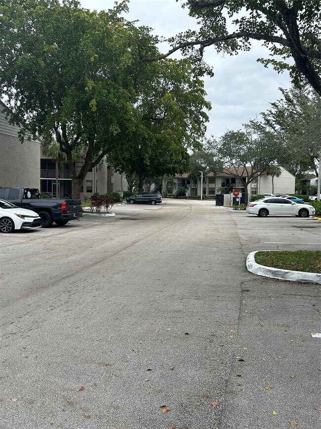 Building Photo - 1254 S Military Trail