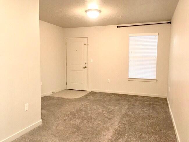 Building Photo - 1004 N 1090 W