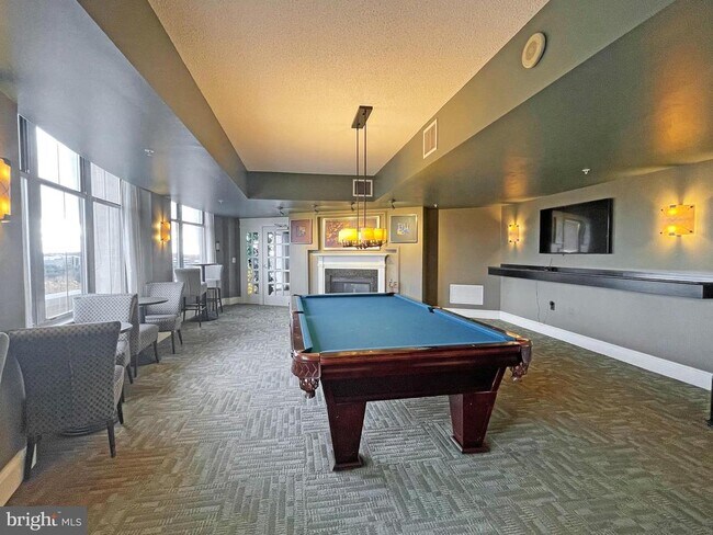 Building Photo - 11800 Sunset Hills Rd