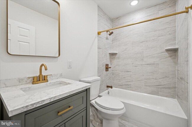 Building Photo - 2534 S 61st St