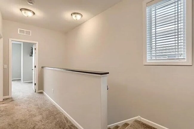 Building Photo - Beautiful Updated Townhouse- Maple Grove- Available Now!