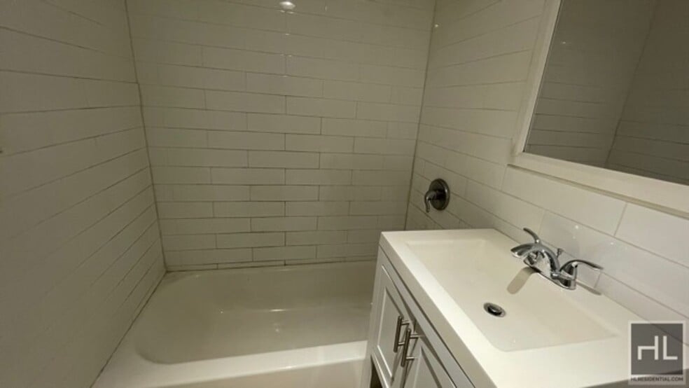 Building Photo - 1860 Prospect Pl