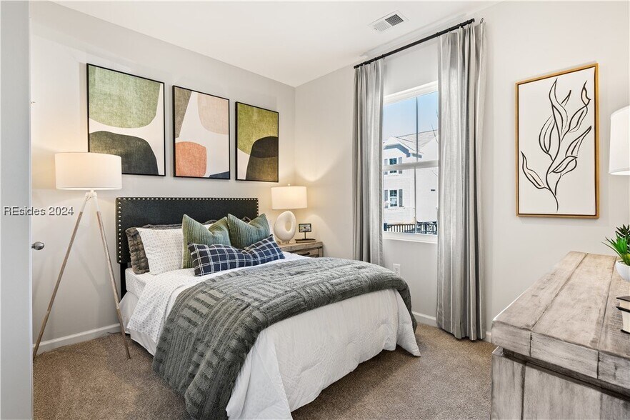 Building Photo - 7 Whispering Oaks Cir