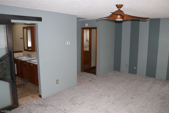 Building Photo - 3 br, 2.5 bath House - 24343 Paragon Place