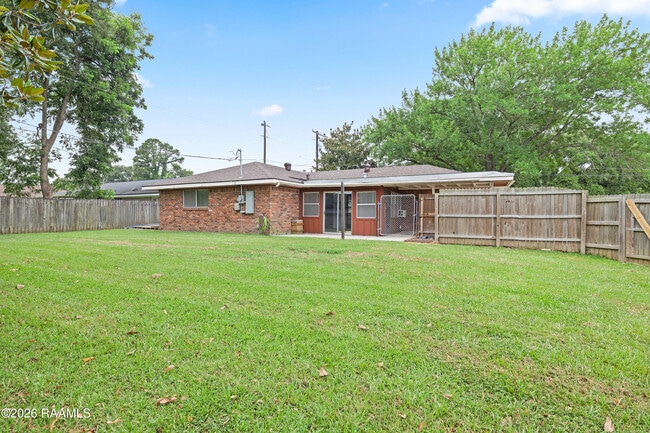 Building Photo - 119 Gordon Crockett Dr
