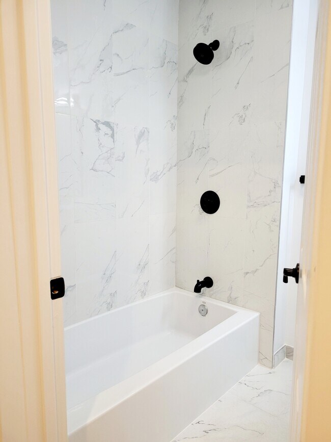 Building Photo - 13454 95th Ave NE