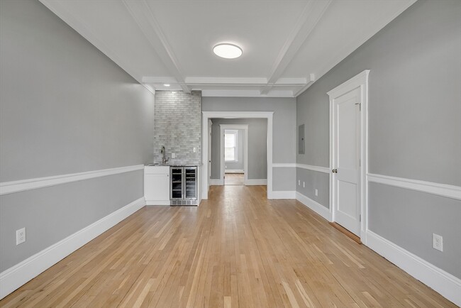 Building Photo - 142 Sutherland Rd