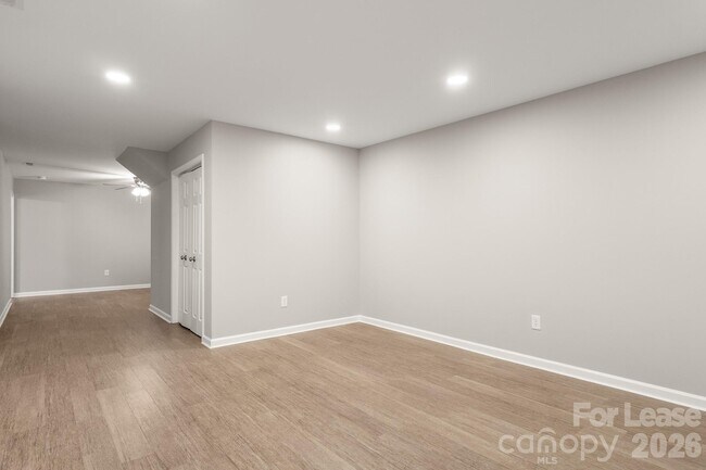 Building Photo - 11805 Harrisburg Rd